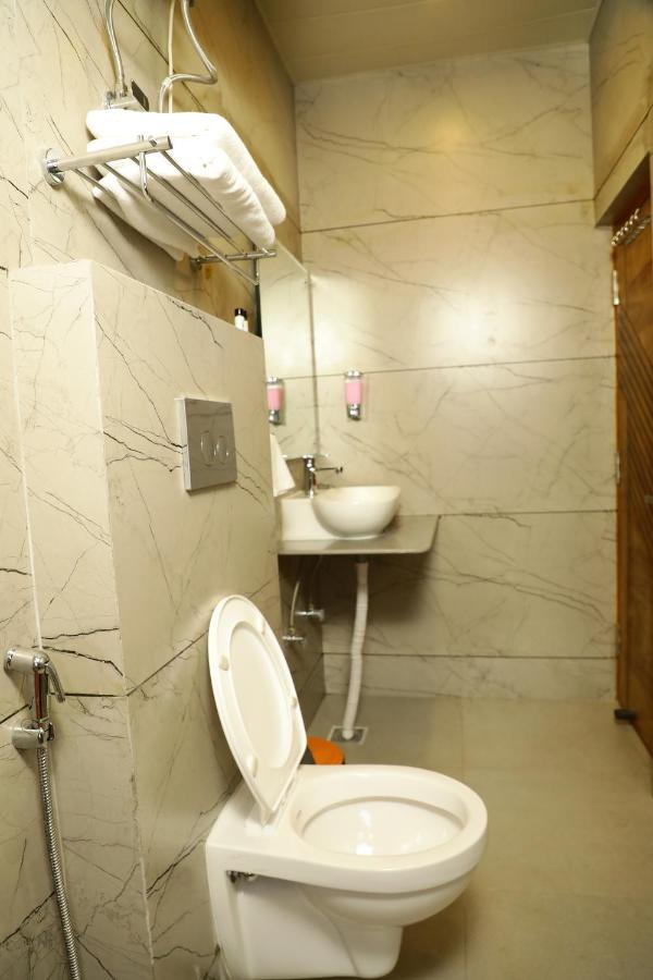 Dee Ess Residency Bed and Breakfast Shimla Buitenkant foto