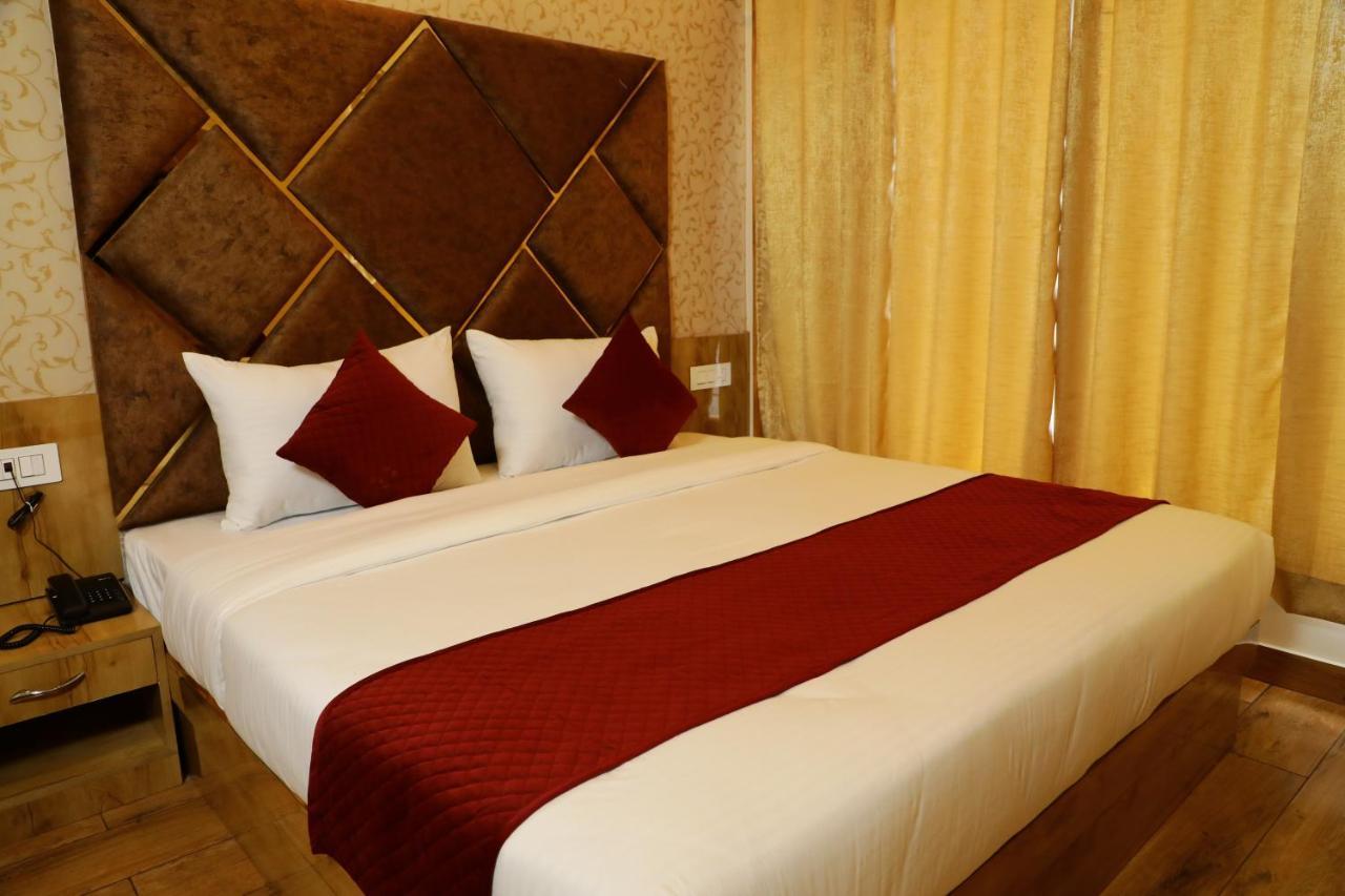Dee Ess Residency Bed and Breakfast Shimla Buitenkant foto
