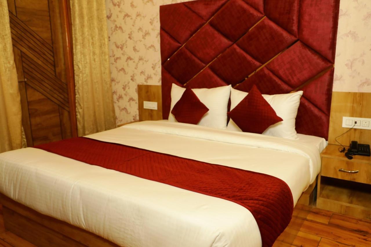 Dee Ess Residency Bed and Breakfast Shimla Buitenkant foto