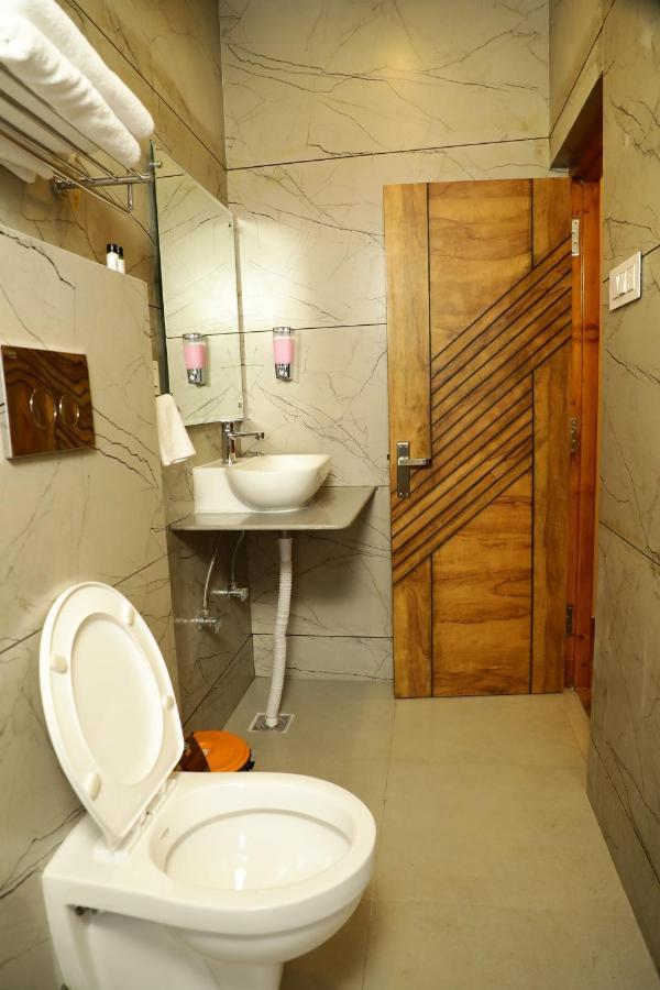 Dee Ess Residency Bed and Breakfast Shimla Buitenkant foto